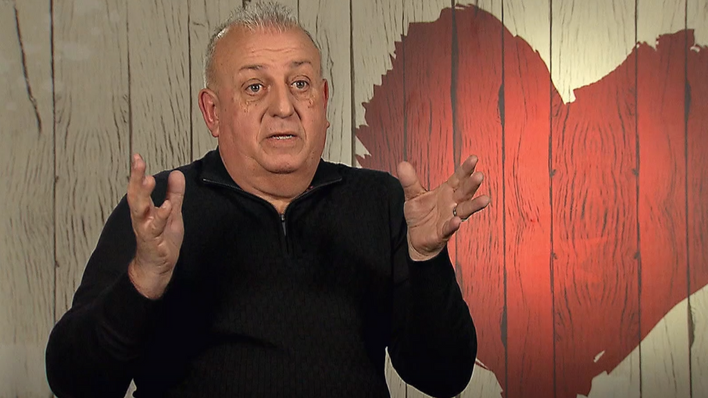 Un soltero aprovecha su cita en ‘First Dates’ para pedir perdón a sus compañeros de trabajo: “No me porto bien con ellos”