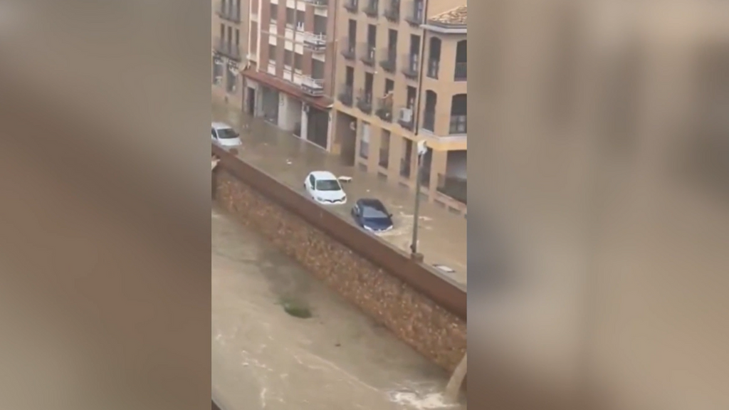 Aragón, en alerta naranja por lluvias: calles anegadas y coches flotando en Tarazona, una de las más afectadas
