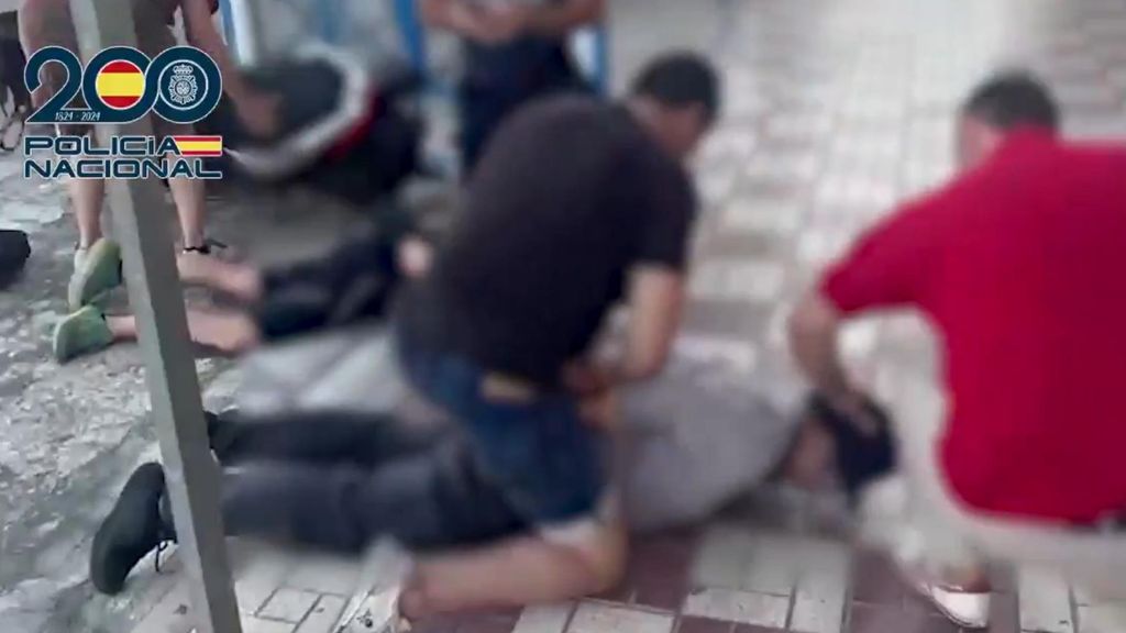 Detienen in fraganti a tres ladrones de un banco en Cártama, Málaga: planeaban más atracos