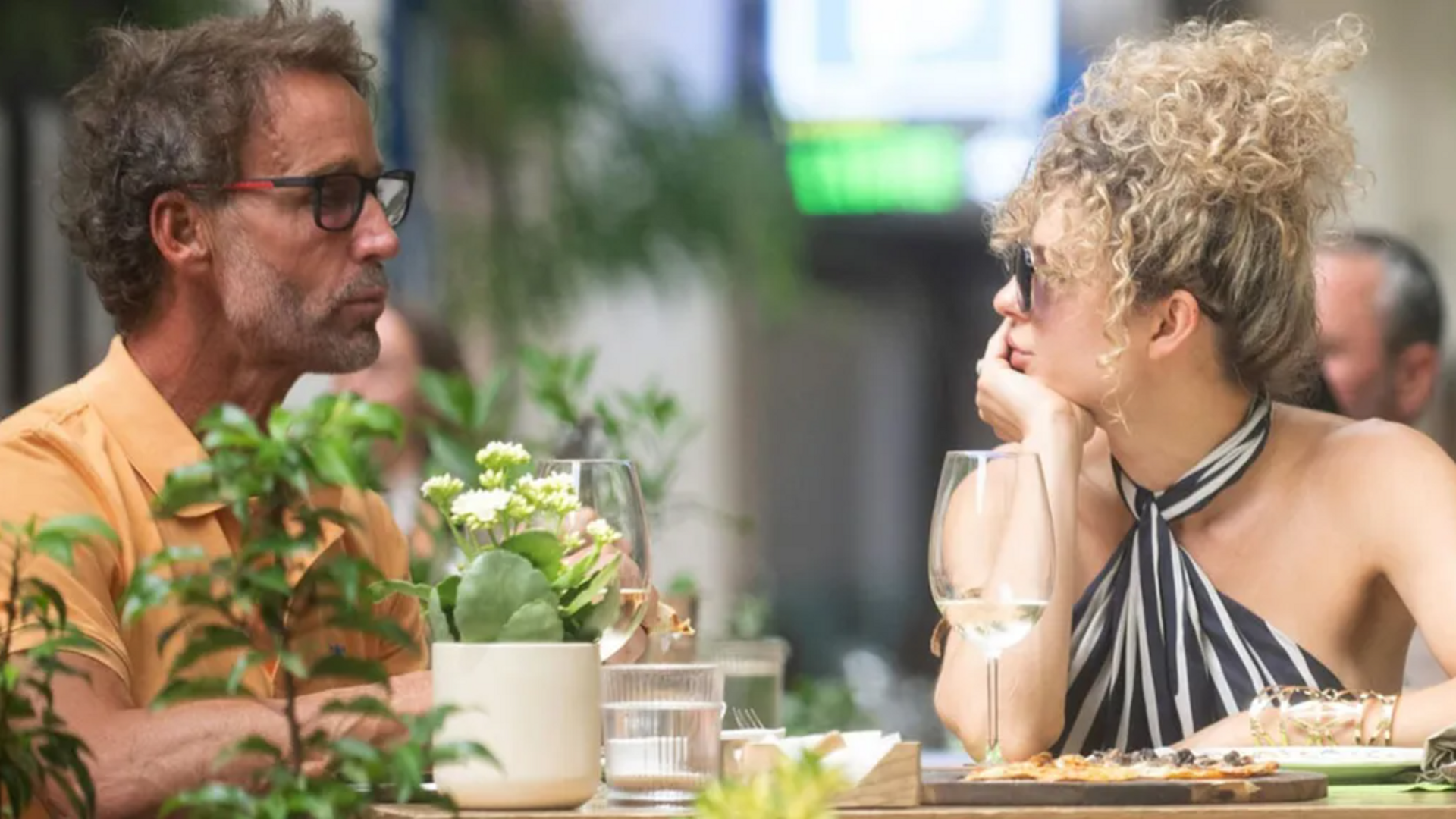 El posible detonante de la ruptura de Sheila y Escassi: ''Ella le vio en actitud cariñosa con otra mujer'' Socialité 2025 Top Vídeos 569