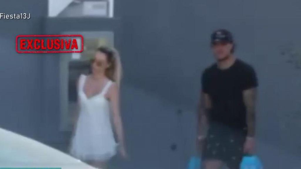 Las imágenes exclusivas de Alejandra Rubio y Carlo Costanzia en Ibiza ¿cometiendo diversas infracciones? Fiesta 2025 Top Vídeos 716