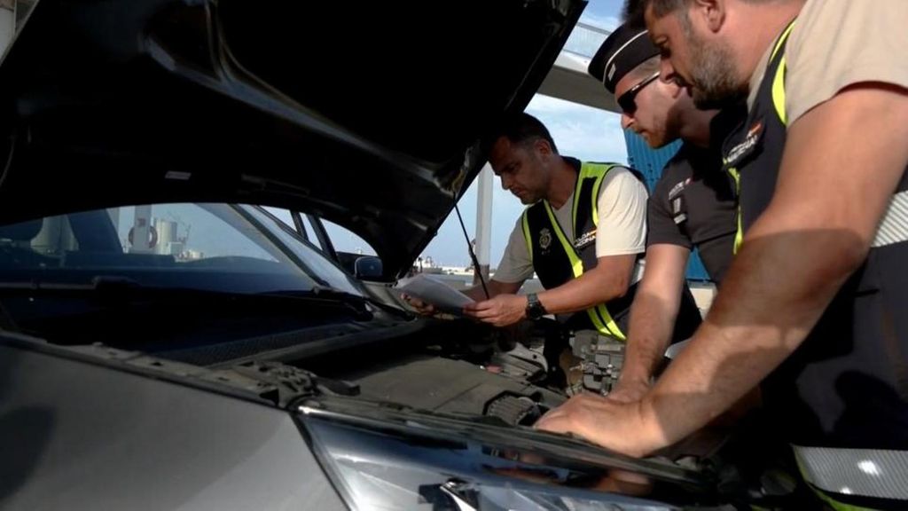 Alicante, clave en el tráfico de coches robados hacia África: así los interceptan policías españoles y franceses