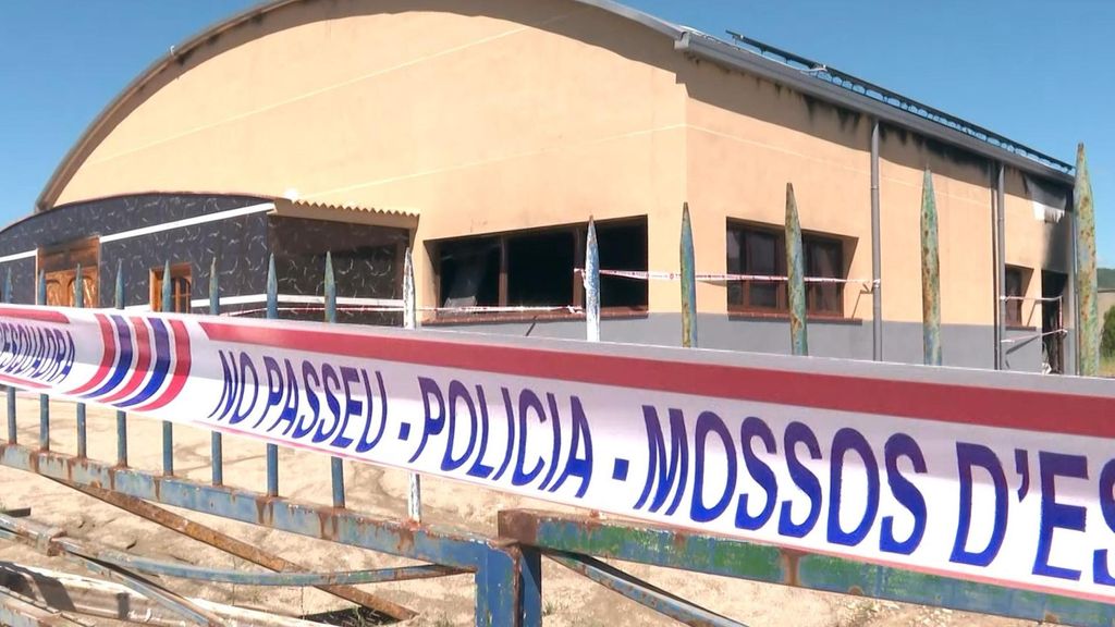 Un incendio calcina la mezquita de Piera, Barcelona