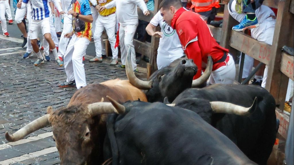 Vídeo del séptimo encierro en San Fermín: los toros de La Palmosilla dejan cuatro heridos por asta
