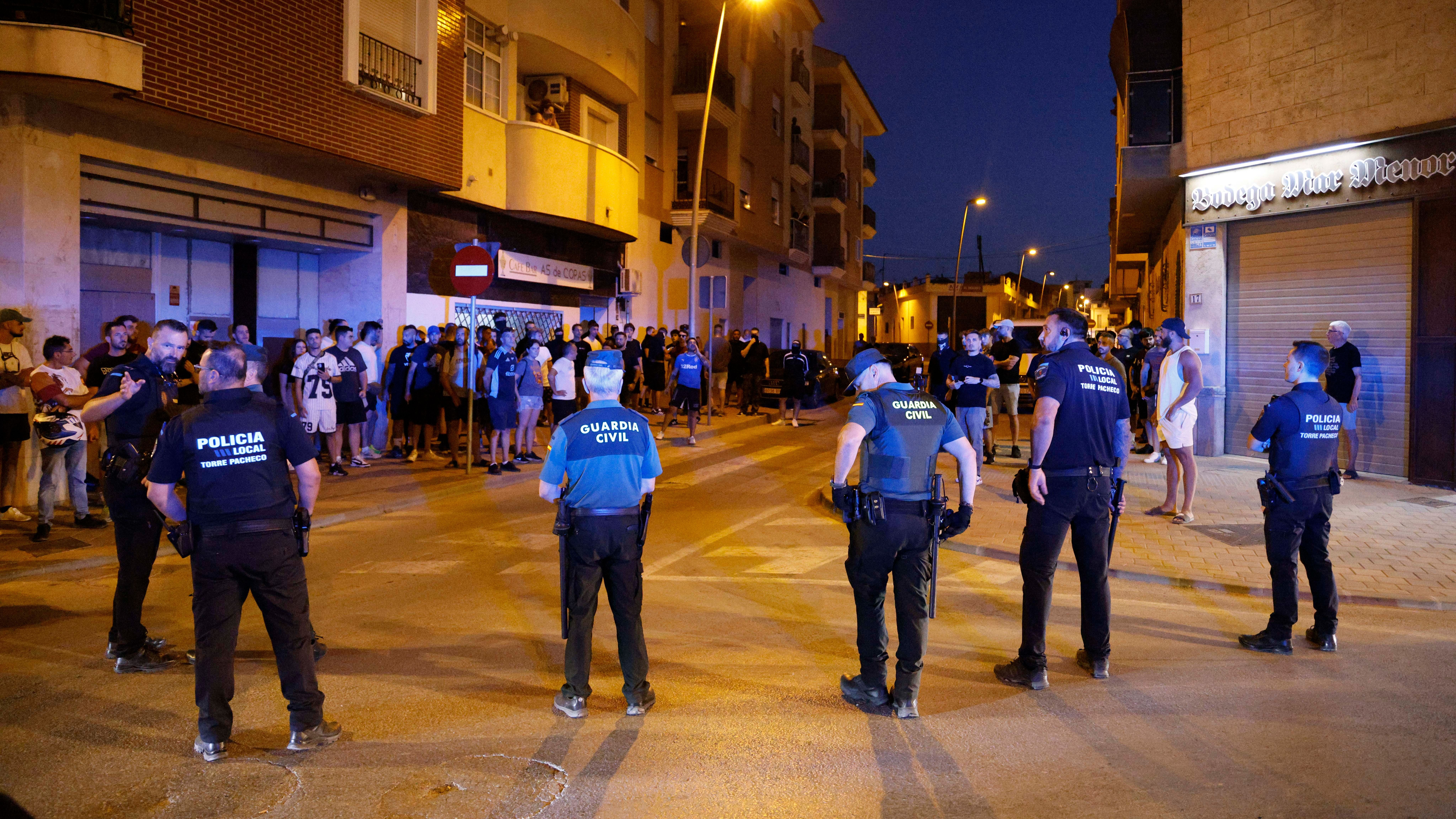 El grupo ultra 'Deport Them Now', detrás de los enfrentamientos en Torre Pacheco: piden "una cacería de inmigrantes"