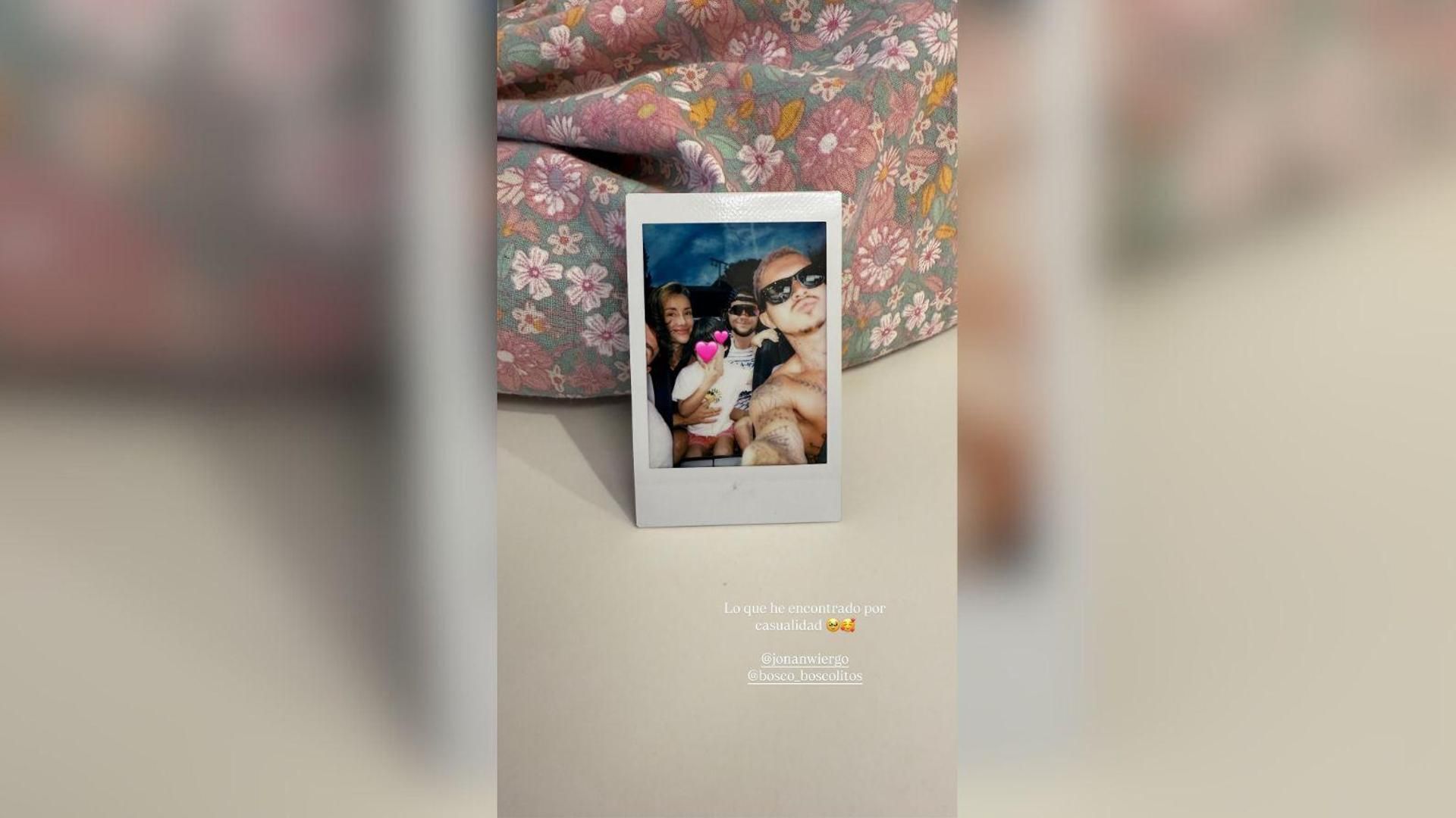 Adara Molinero comparte una foto junto a Bosco Martínez-Bordiú y su hijo