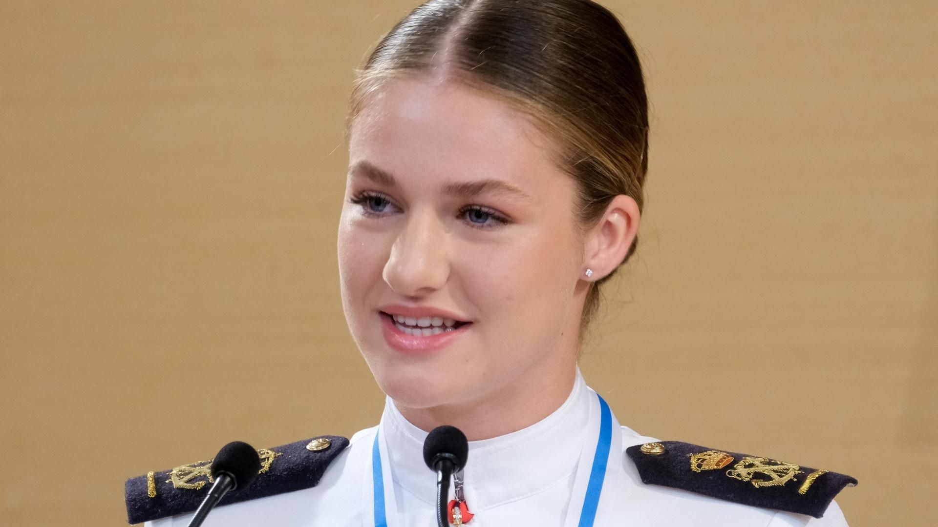 La princesa Leonor tras recibir la Medalla de Oro de Galicia La princesa Leonor tras recibir la Medalla de Oro de Galicia