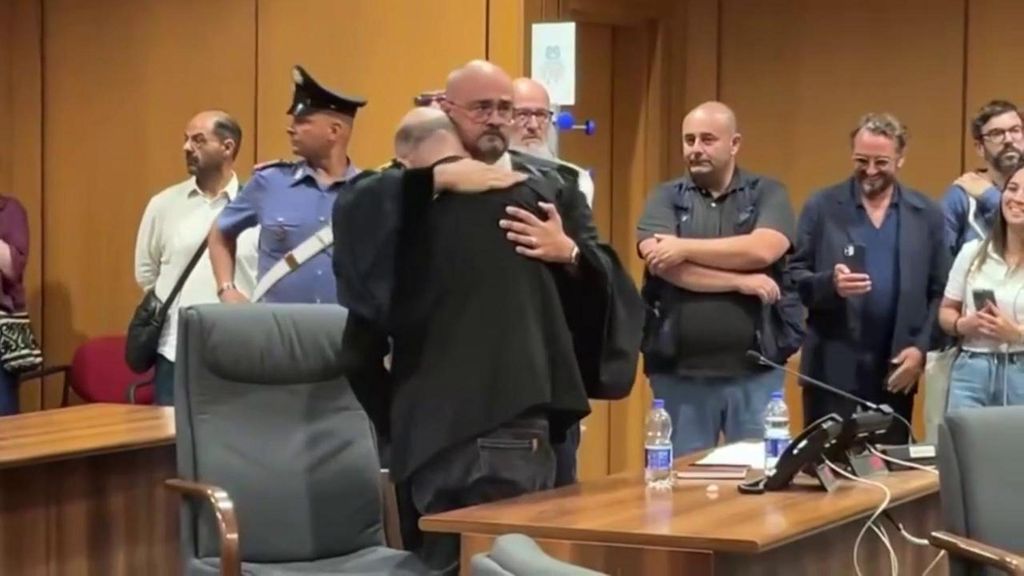Las lágrimas de Roberto Saviano, autor de 'Gomorra', tras confirmarse la sentencia de muerte del mafioso que lo amenazó