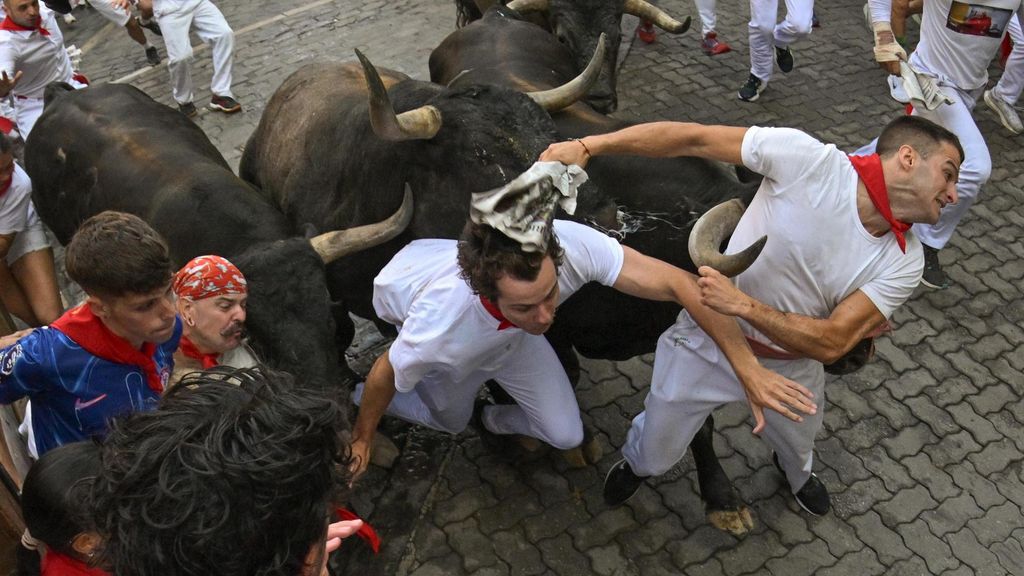 Los Miura cumplen la tradición y ponen el broche a los encierros de los Sanfermines 2025