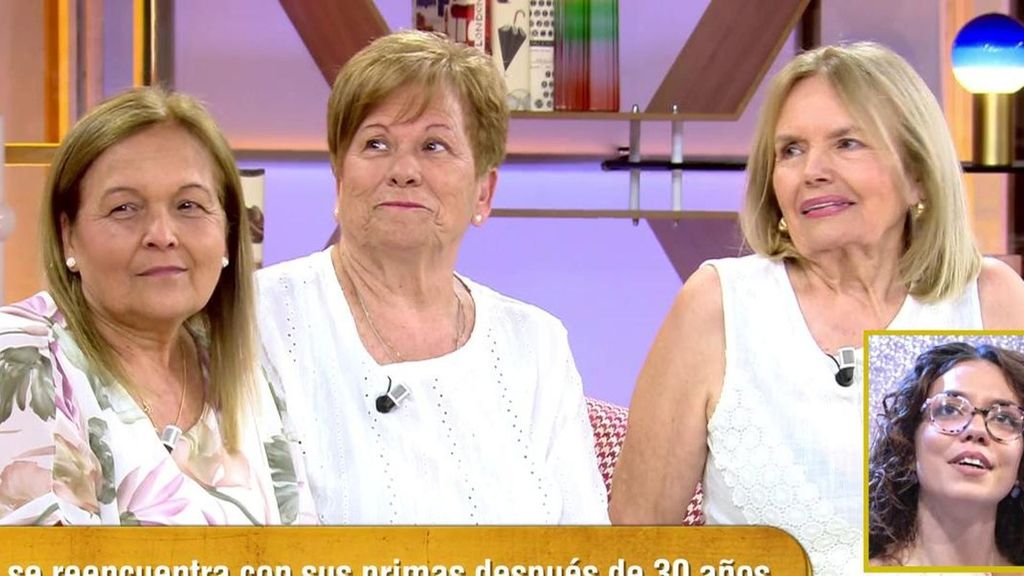 La increíble reacción de una mujer al ver entre el público de 'El diario de Jorge' a dos primas con las que lleva 30 años sin encontrarse