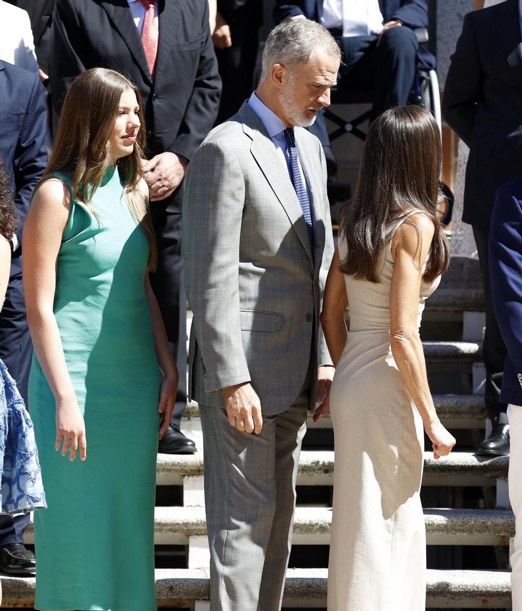 La infanta Sofía, el rey Felipe y la reina Letizia