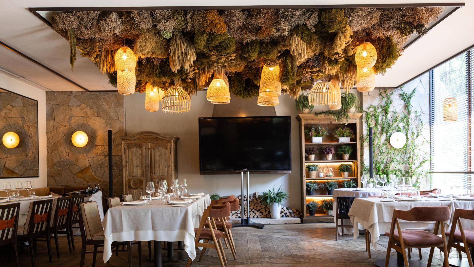 Uno de los múltiples rincones del restaurante, en pleno Juan Bravo