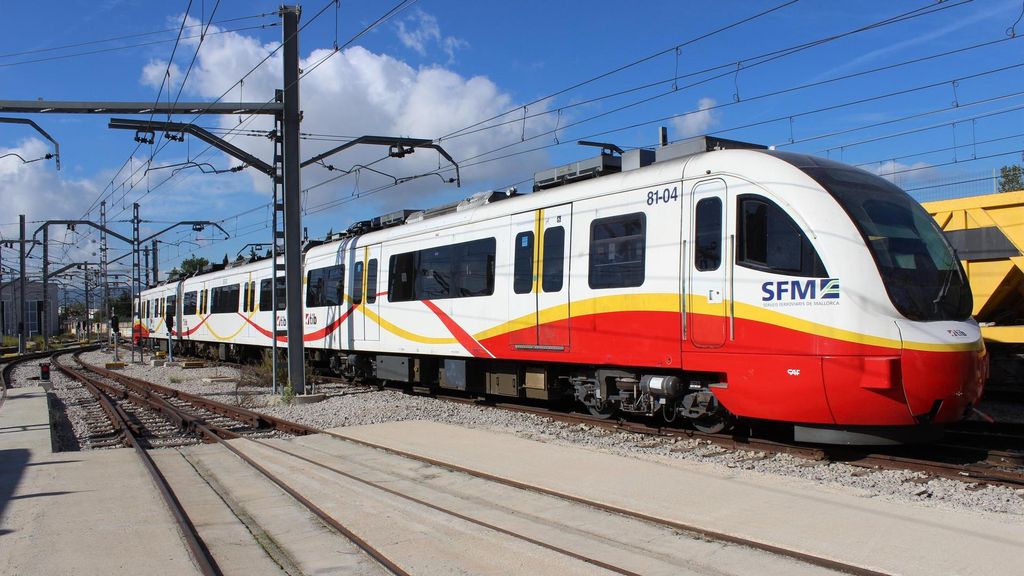 Un tren de los Serveis Ferroviaris Mallorca