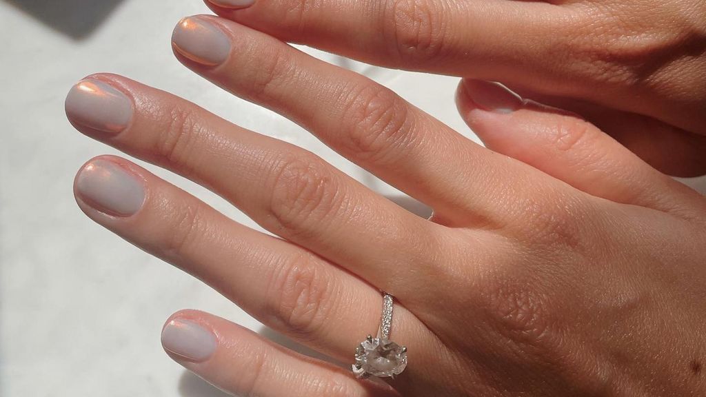 Uñas nude versión 'glazed'