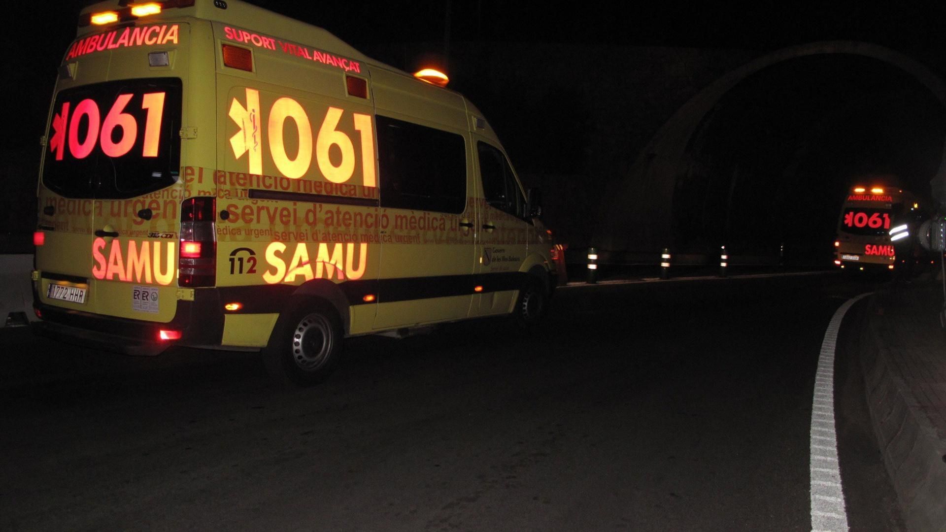 Archivo - Ambulancia del SAMU  061 en Baleares