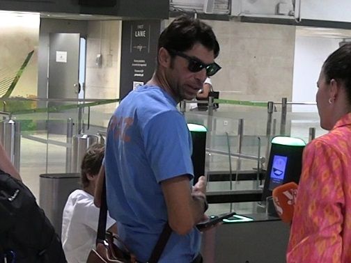 Cayetano Rivera reapareció en el aeropuerto tras su detención