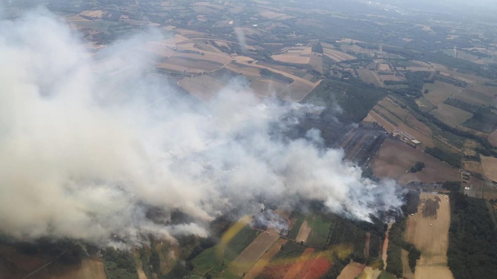Columnas de humo procedentes del incendio de Lalín, Pontevedra
