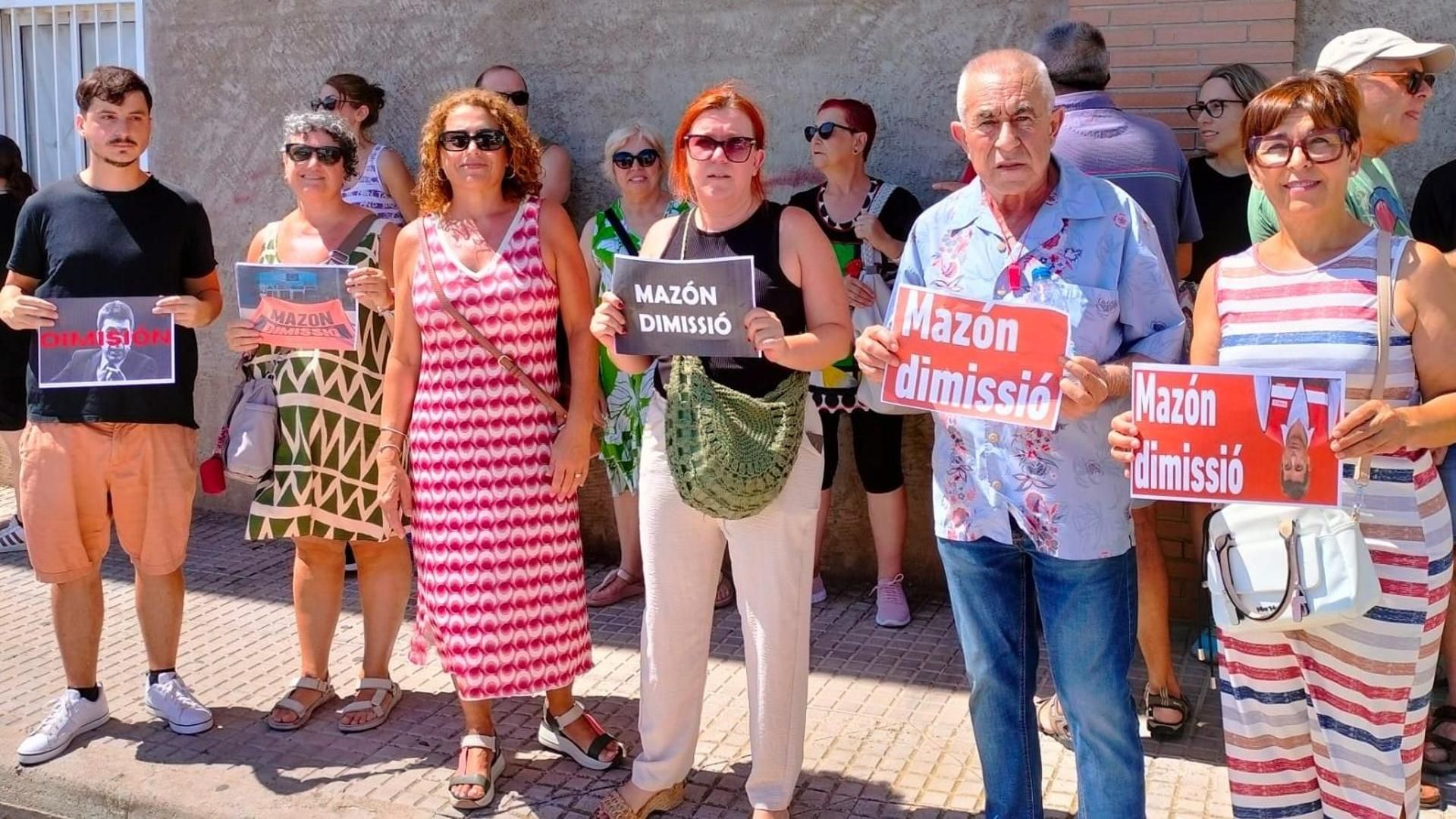 Concentración en Oliva, Valencia, para pedir la dimisión de Carlos Mazón