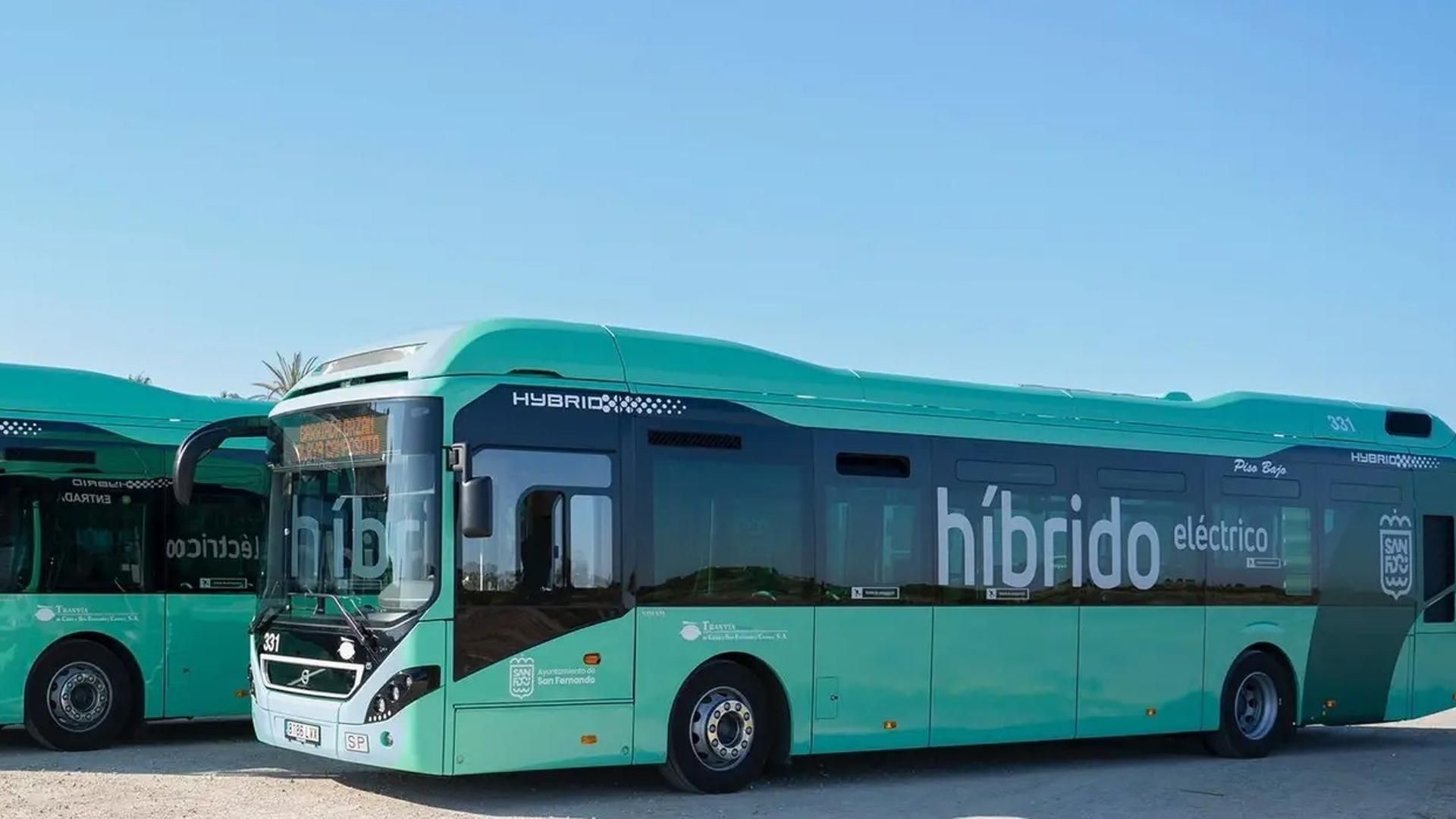 Huelga de autobuses en Cádiz: tensión entre pasajeros en el séptimo día con servicios mínimos