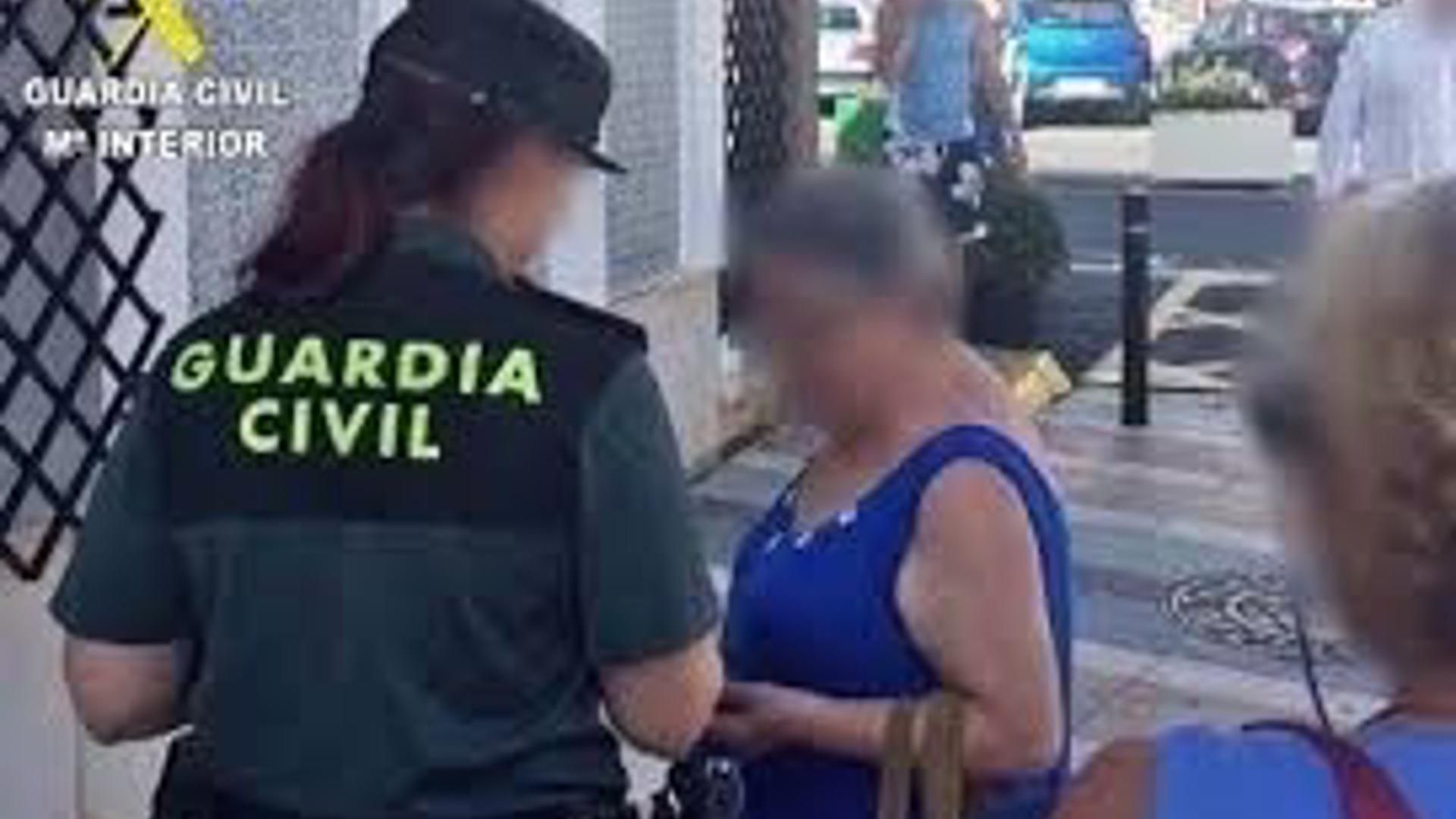 Investigan una estafa mediante el 'timo del tocomocho' a una anciana en Roquetas de Mar (Almería)