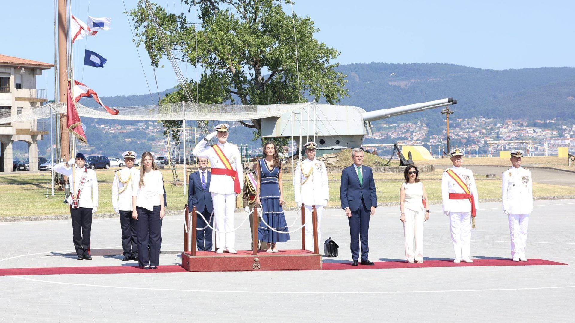 Los reyes y la infana Sofía, en la Escuela Naval de Marín