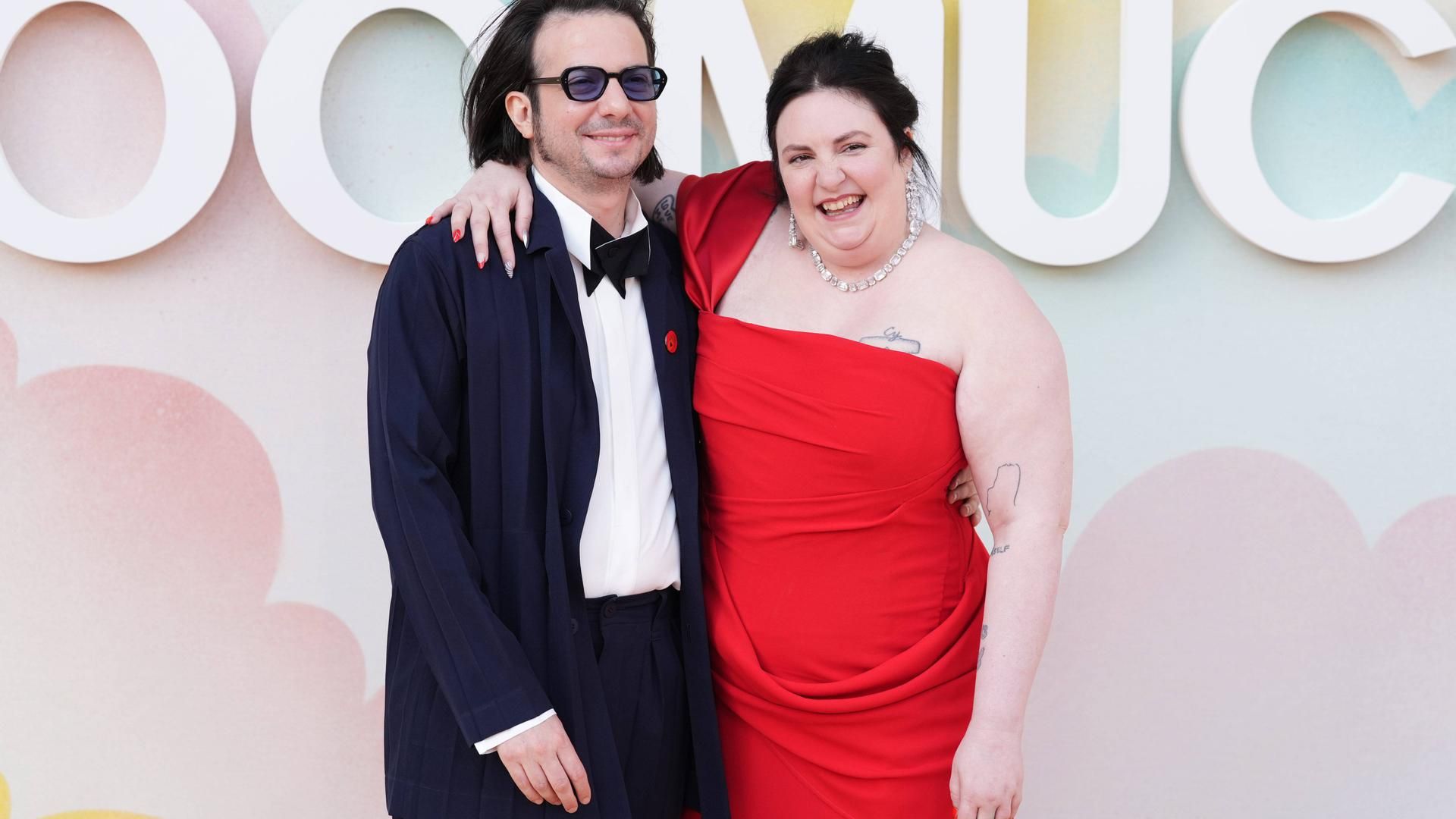 Luis Felber y Lena Dunham