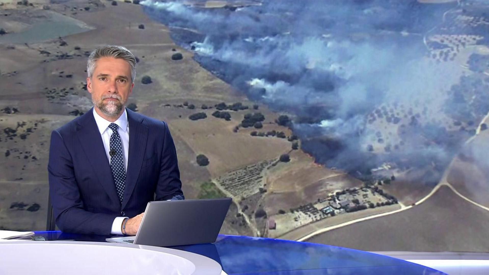 El análisis de Carlos Franganillo sobre el incendio de Méntrida: "Las llamas parecen controladas en algunas zonas, pero el fuego sigue ardiendo"