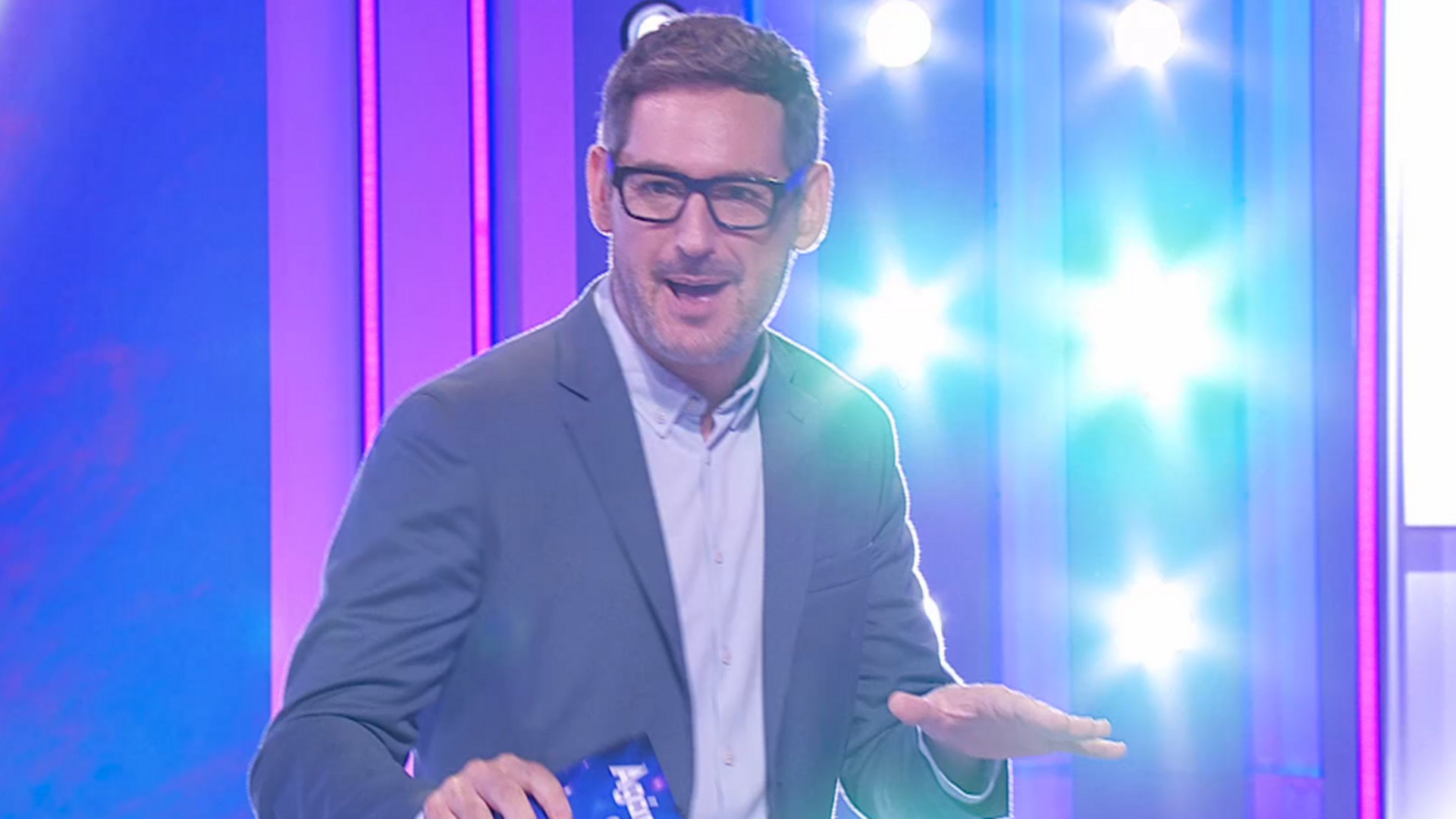 La reacción de Eugeni Alemany ante la manera de dormir de un concursante: "¡Vives en el futuro!"