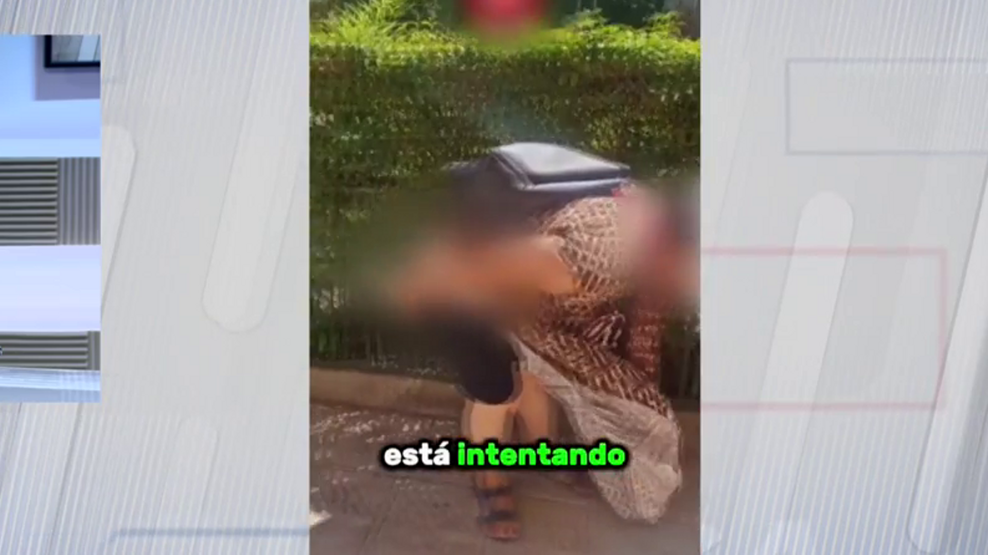 Las sorprendentes imágenes de una carterista descubierta guardando su botín en la vagina
