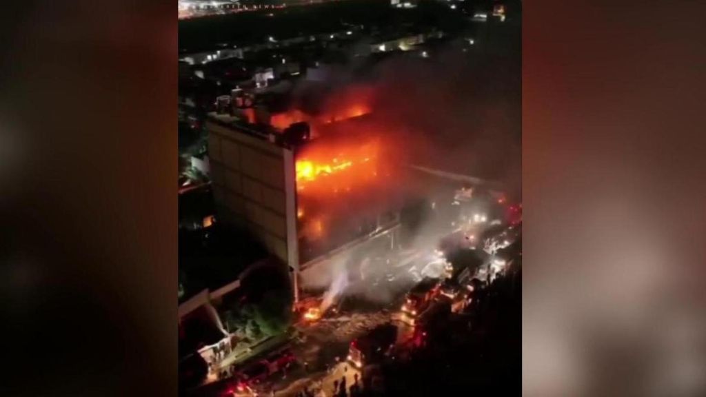 Más de 60 muertos por un incendio en un centro comercial en el este de Irak