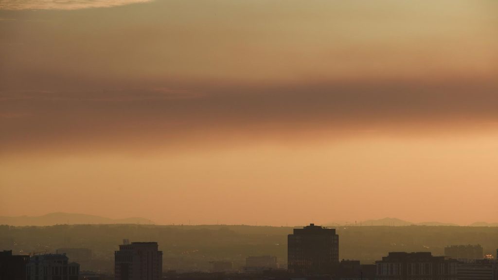 El incendio de Méntrida se vio y se olió en Madrid:  "Estaba el cielo negro y olía a quemado"