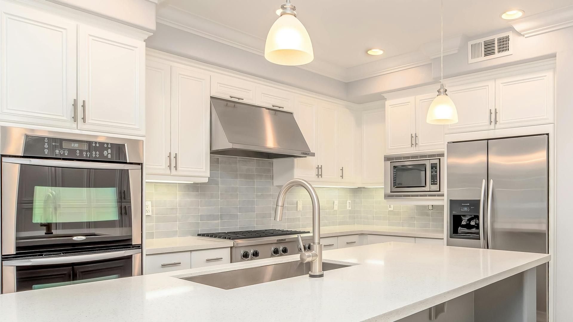 Una campana extractora instalada a la altura adecuada Una campana extractora instalada a la altura adecuada