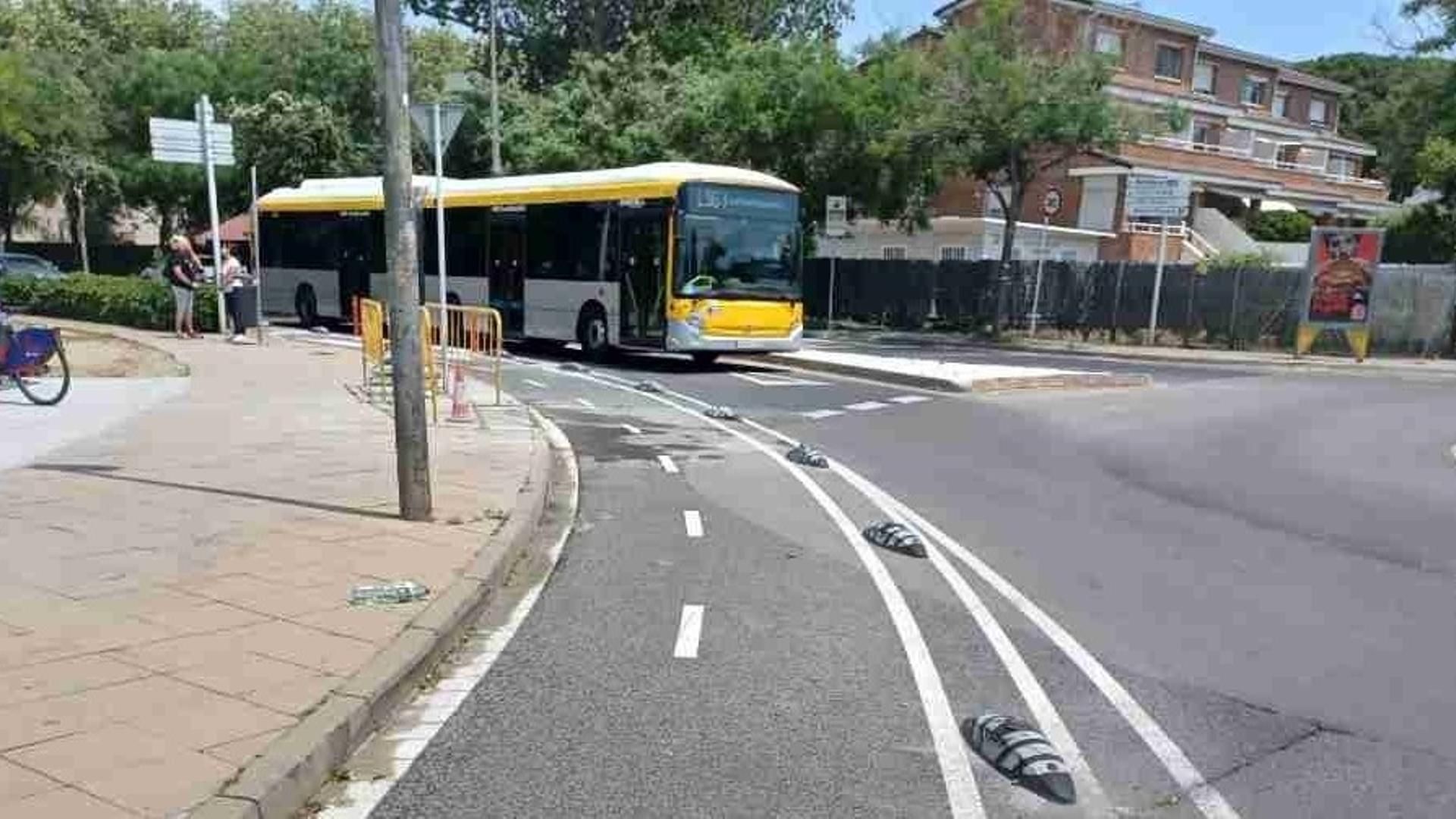 Autobús urbano en Castelldefelds