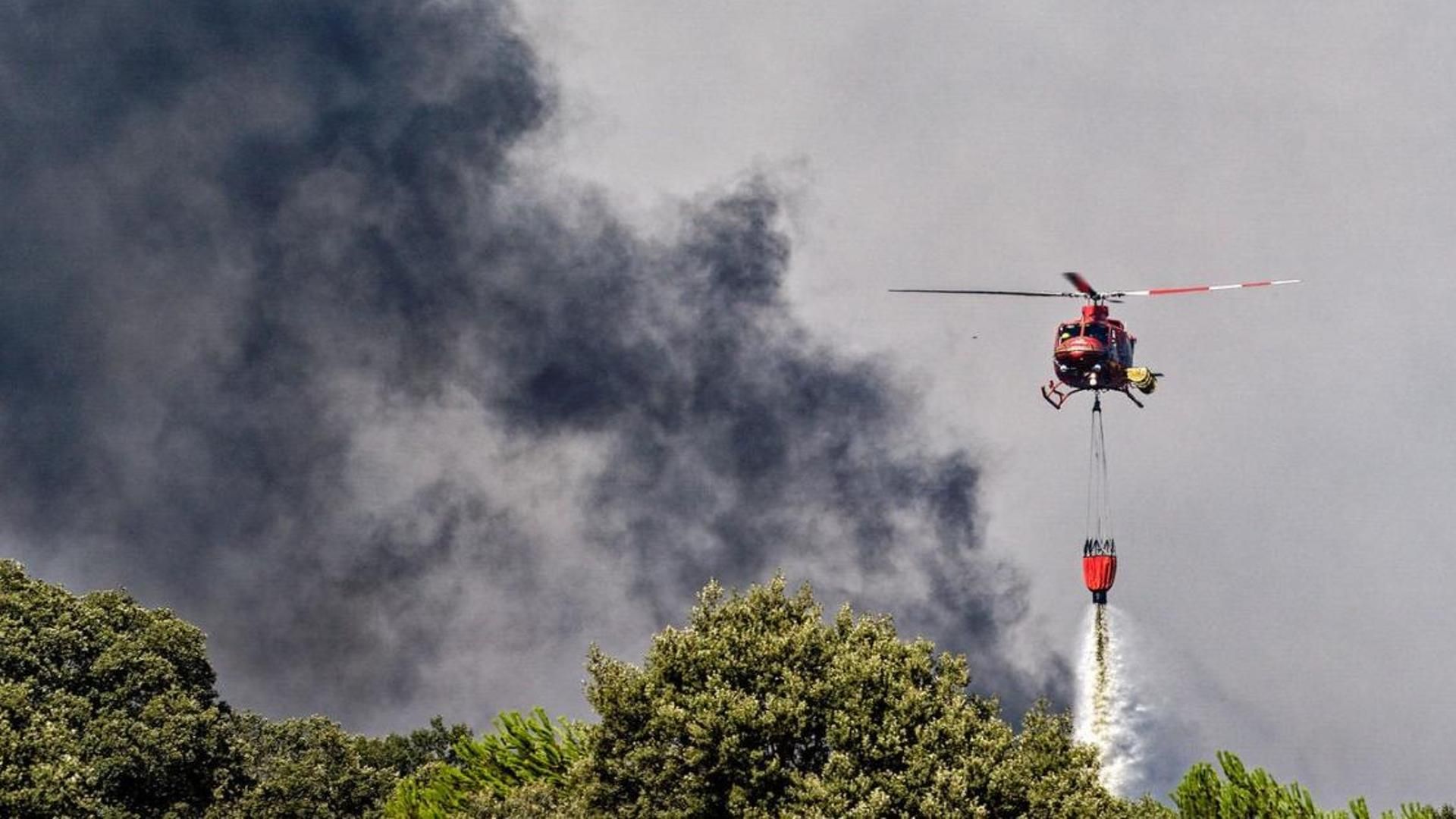 Vecinos y afectados por el incendio en Navaluenga, Ávila: "Veíamos las llamas, mucho humo y un viento horrible" Vecinos y afectados por el incendio en Navaluenga, Ávila: "Veíamos las llamas, mucho humo y un viento horrible"