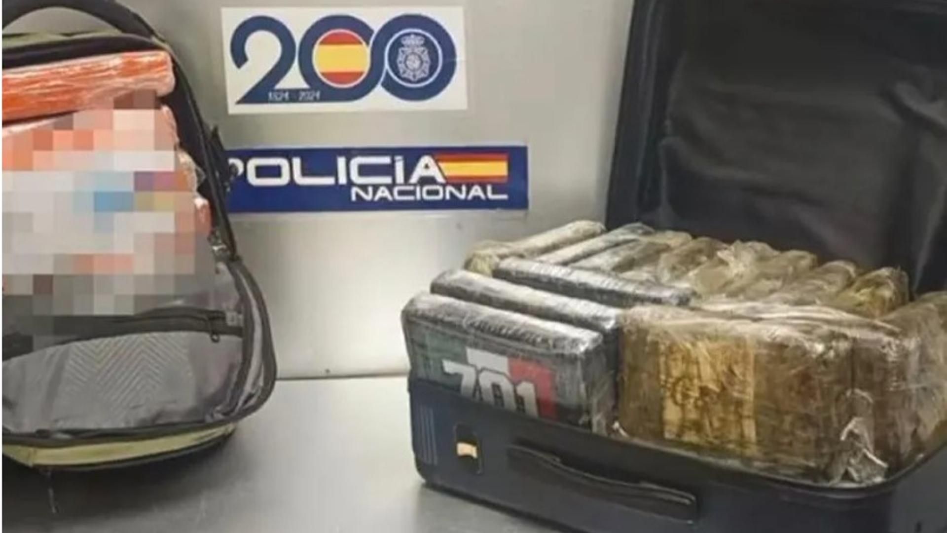 ARCHIVO Maleta con cocaína incautada en el aeropuerto de Barajas