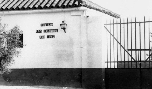 Cortijo sevillano de "Los Galindos", donde se cometieron los cinco asesinatos en julio de 1975. Cortijo sevillano de "Los Galindos", donde se cometieron los cinco asesinatos en julio de 1975.