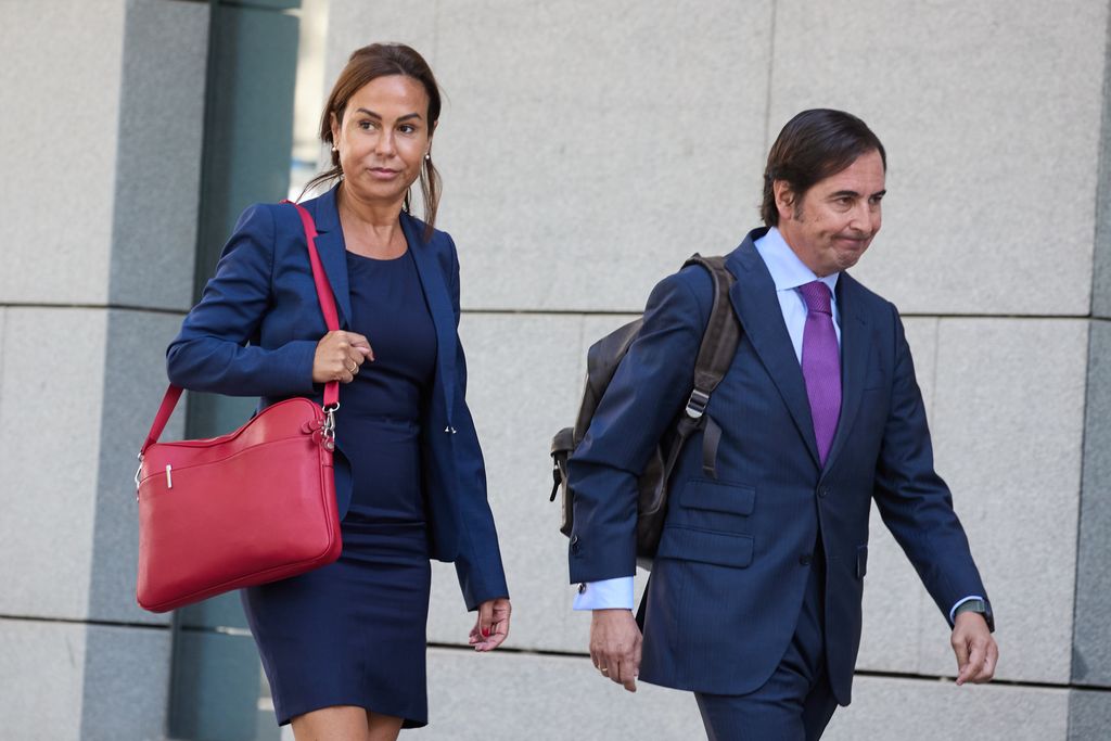 Medidas cautelares para la expresidenta de Adif y el exdirector de Carreteras: le retiran el pasaporte