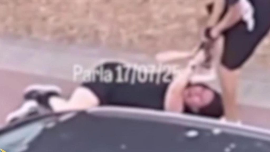 Las imágenes de la brutal egresión en Parla: un joven por asaltar y agredir brutalmente a una mujer en Parla
