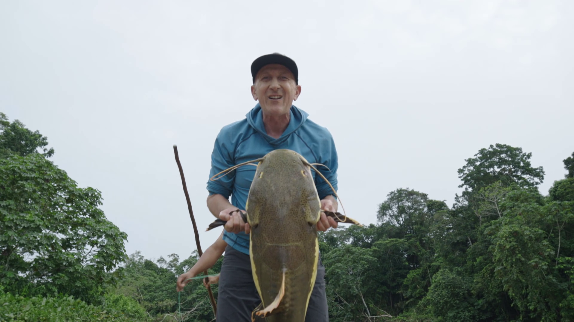 Con mucho sufrimiento y de la forma tradicional: así ha pescado Kike Calleja un gran bagre en el Amazonas