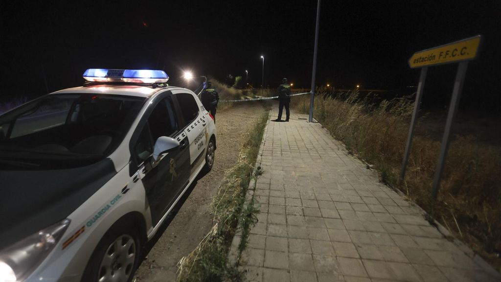 El maquinista del tren que arrolló a una pareja en Moriscos, Salamanca, vio a dos personas forcejeando en la vía segundos antes