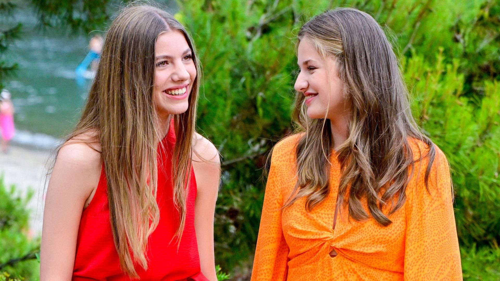 La infanta Sofía y la princesa Leonor en una imagen de archivo.