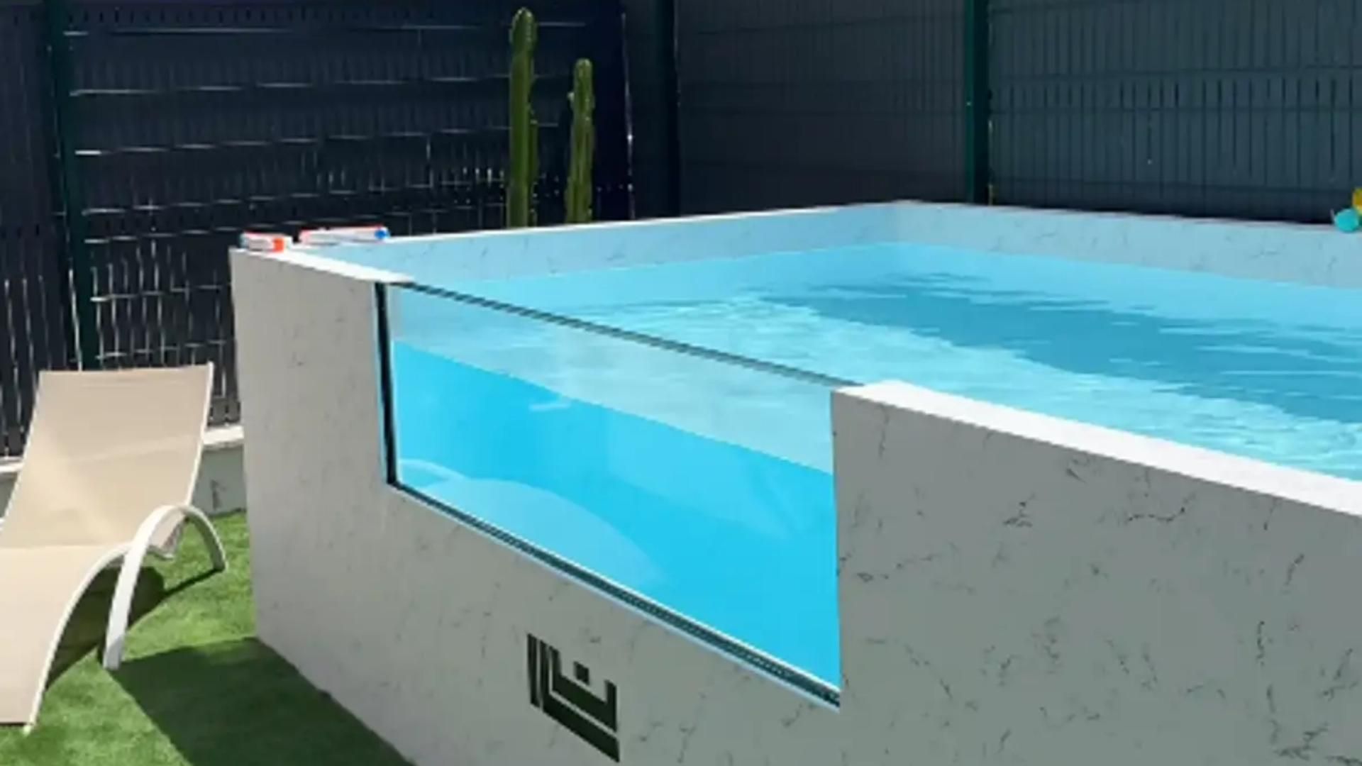 La piscina de Isa y Asraf