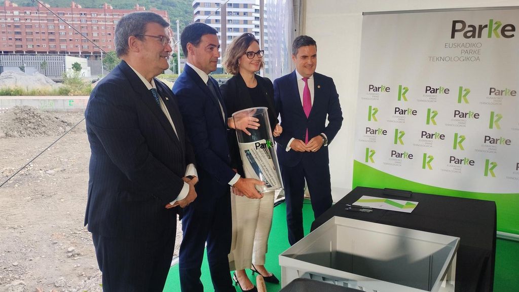 Acto del inicio de las obras del primer edificio del Campus Bilbao del Parque Tecnológico de Euskadi.