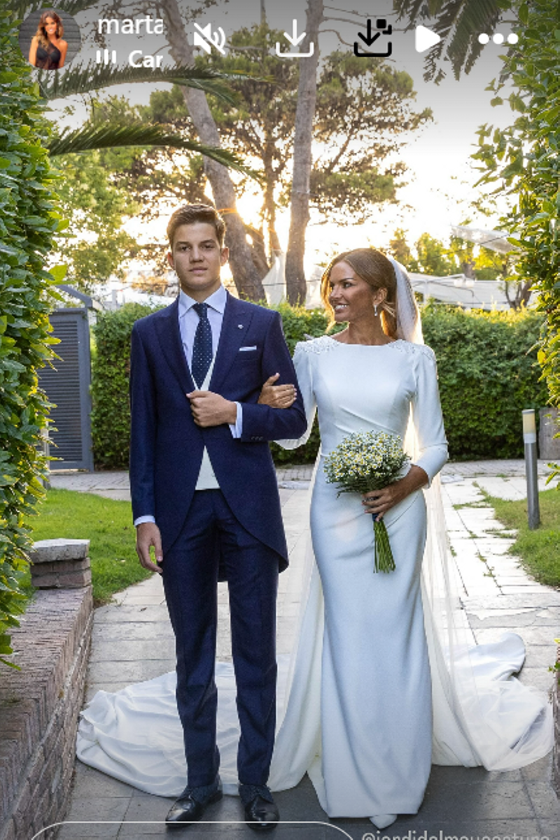 La emotiva foto que Marta López ha compartido del día de su boda: la llegada al altar junto a su hijo