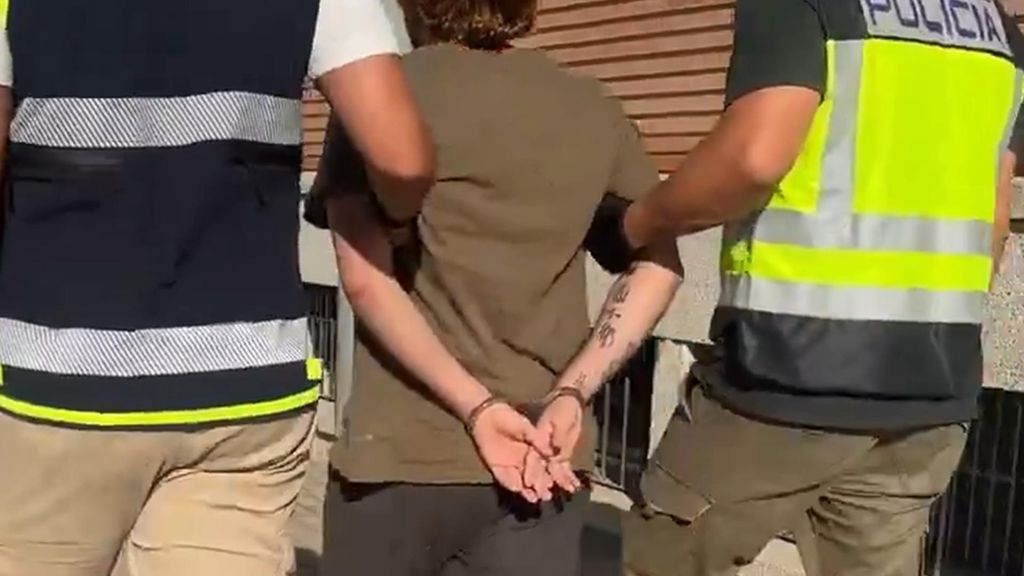 La policía detiene al fugitivo de los tatuajes