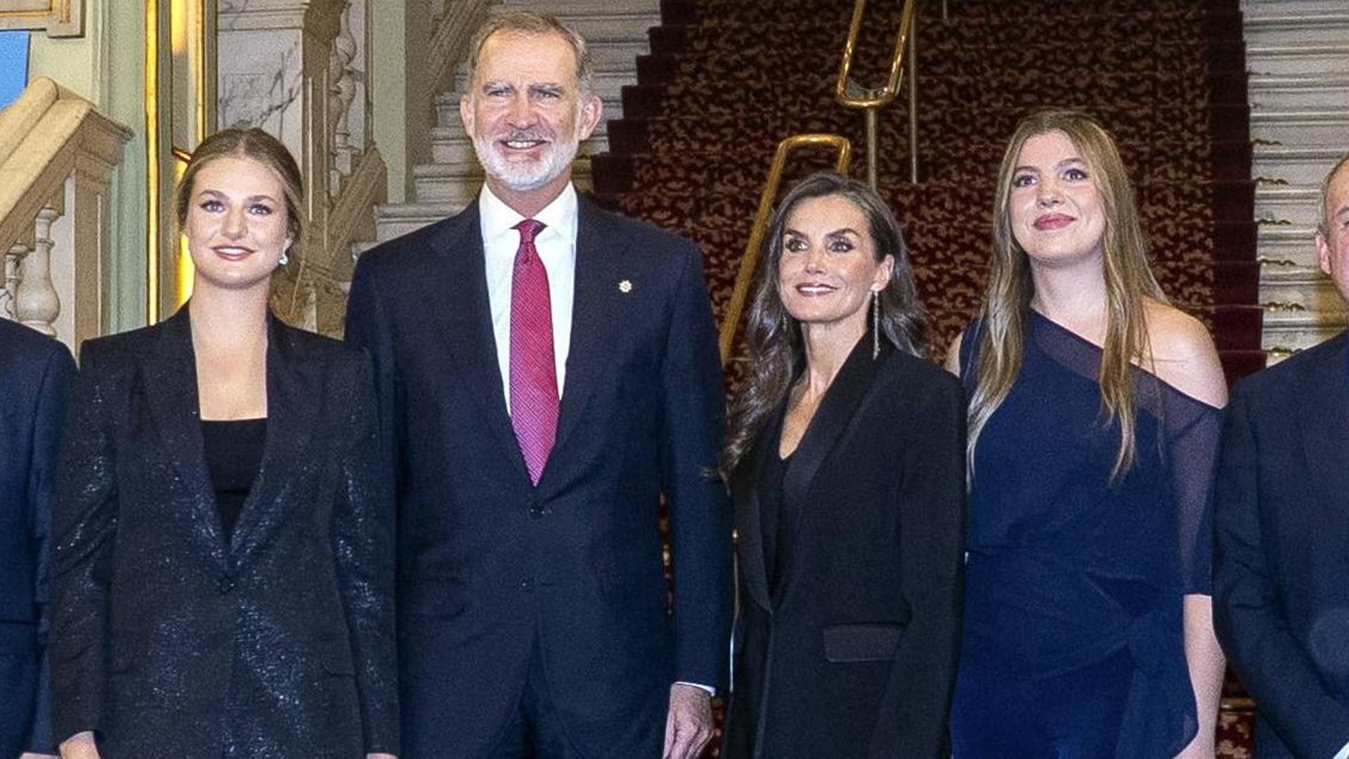 Leonor, Felipe VI, Letizia y la infanta Sofía, al detalle en los Princesa de Girona 2025