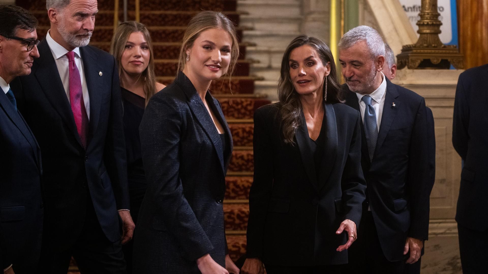 Leonor y Letizia en su llegada a la entrega de los premios Princesa de Girona 2025