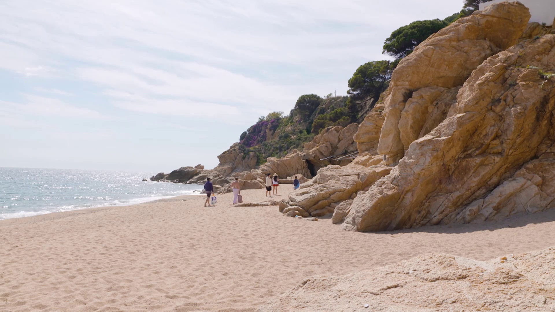 ‘Viajeros Cuatro’ se adentra en la cala de la que se enamoró Natali Portman en Barcelona