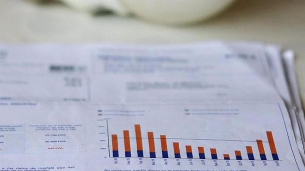 Archivo - Factura de la luz