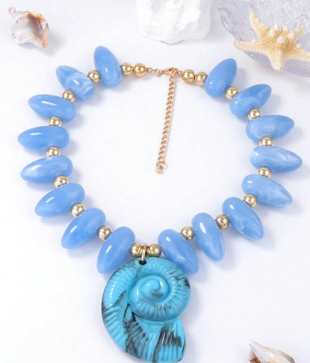 Collar con caracola grande